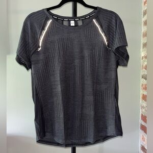Under Armour Streaker Phantom Run Short Sleeve NWT | size large